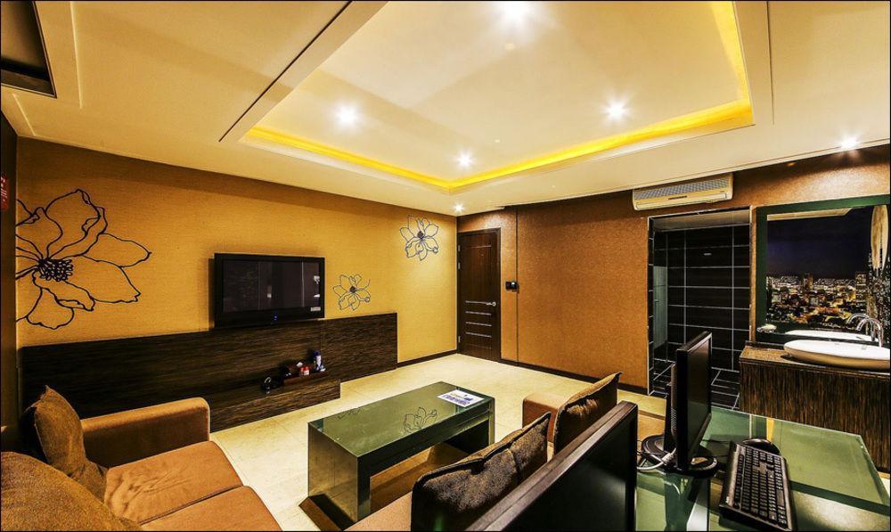 Nice Hotel Uijeongbu Экстерьер фото
