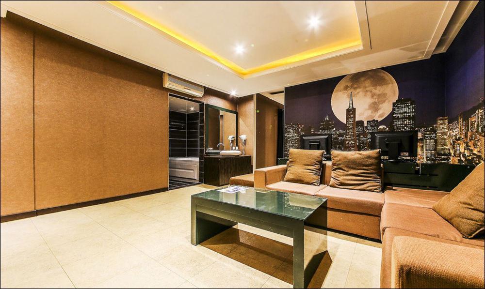 Nice Hotel Uijeongbu Экстерьер фото